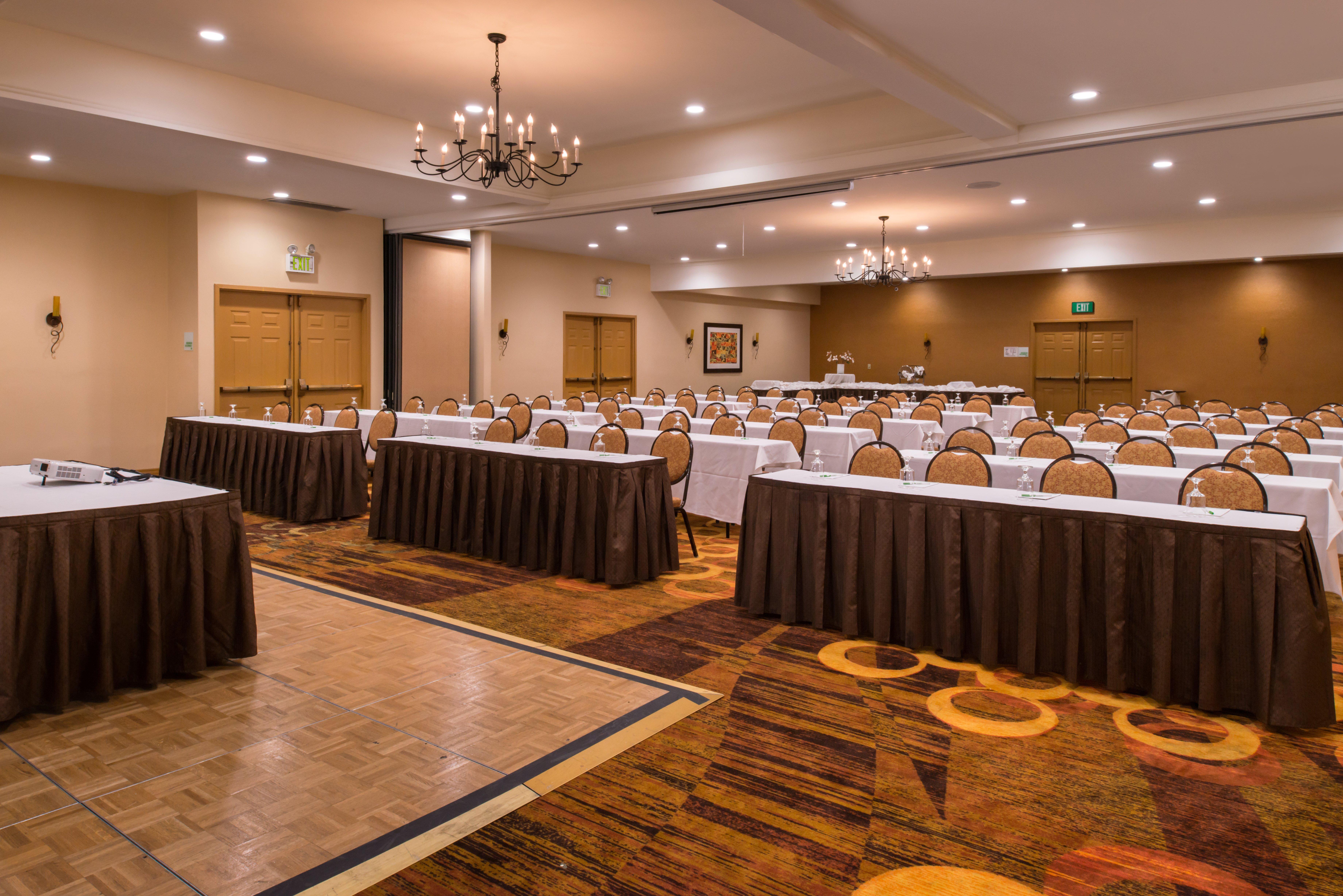 Holiday Inn Dublin - Pleasanton By Ihg Exterior photo