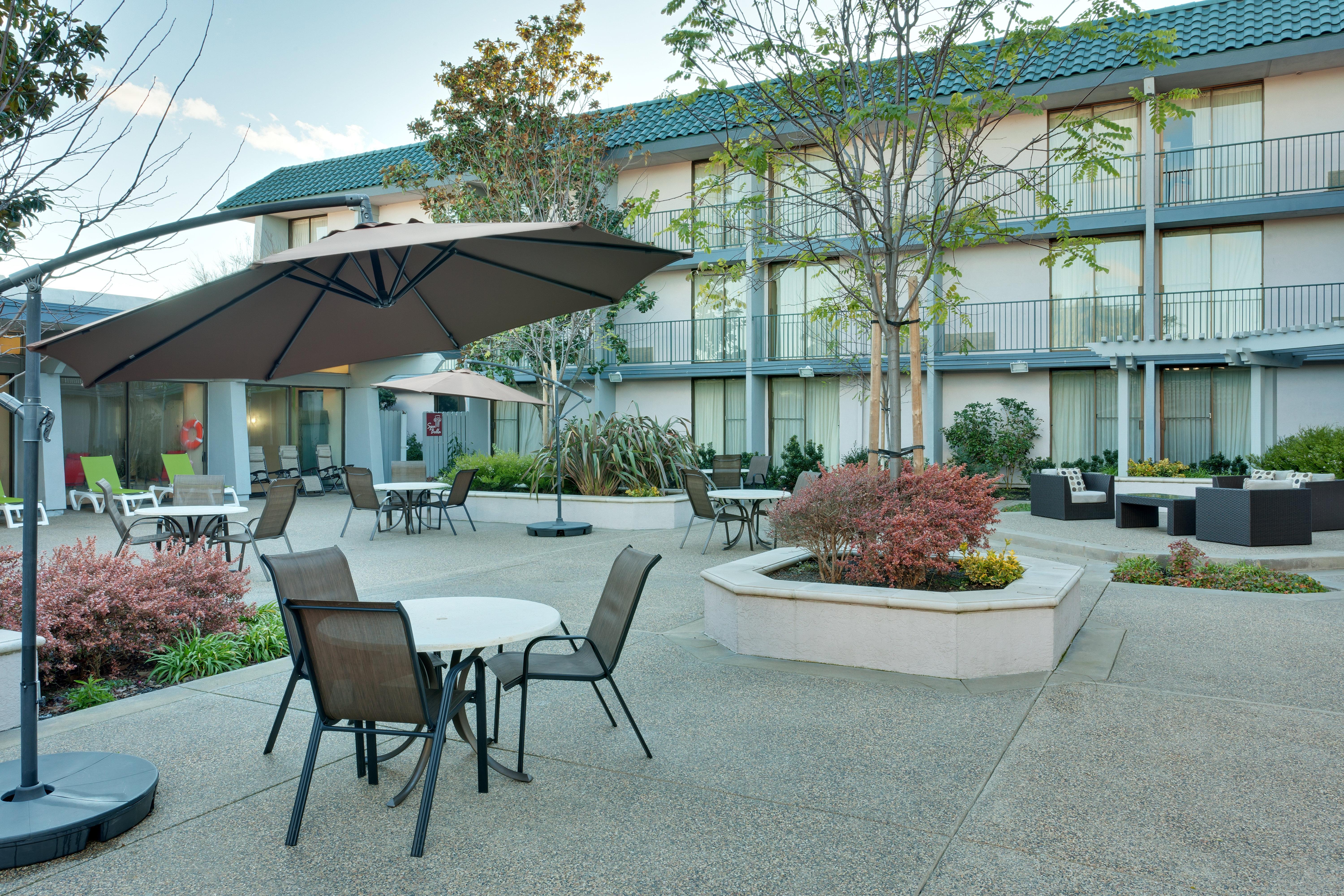 Holiday Inn Dublin - Pleasanton By Ihg Exterior photo