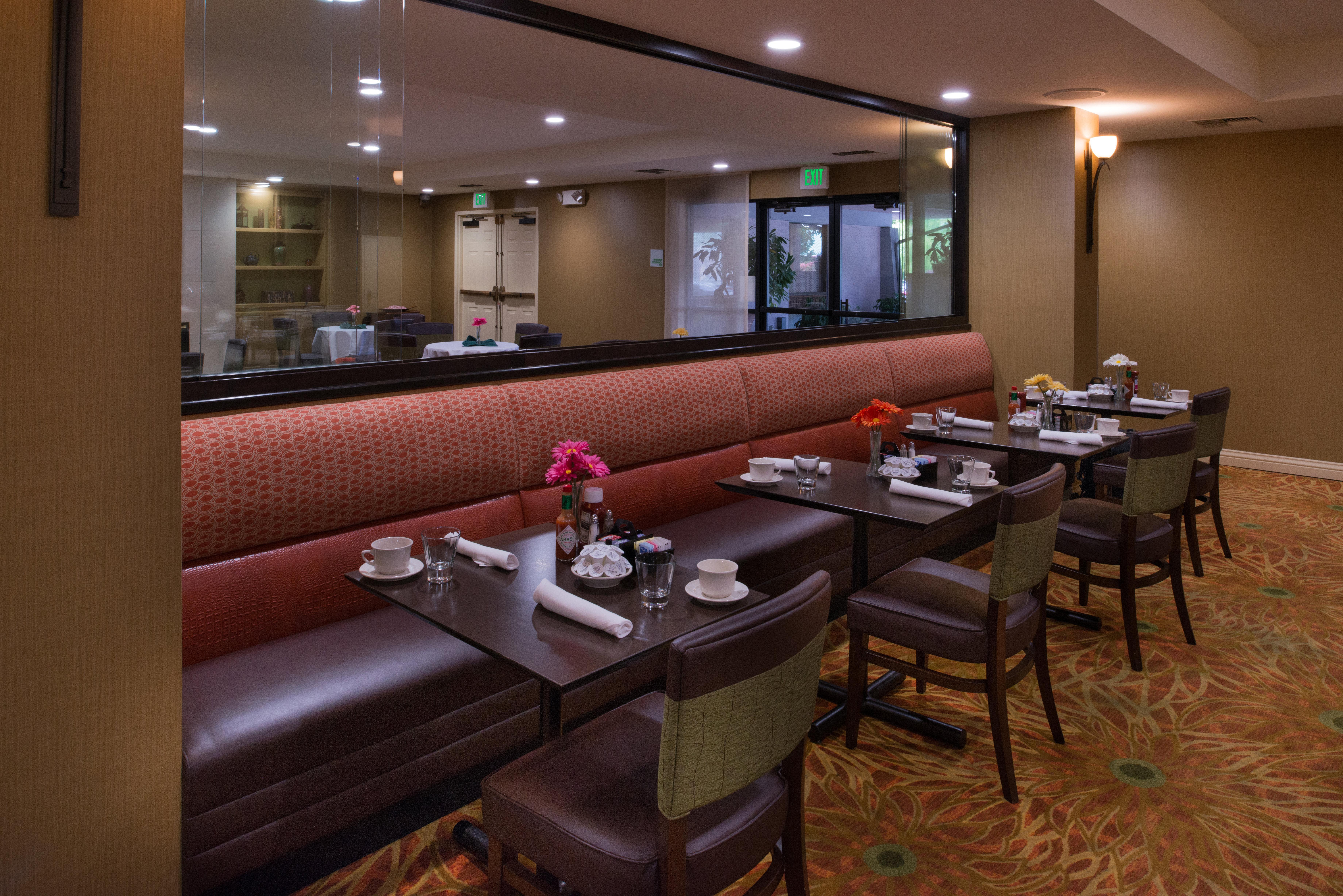 Holiday Inn Dublin - Pleasanton By Ihg Exterior photo